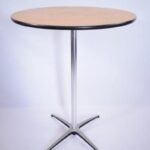 location-mange-debout-pied-en-croix-min-65f7533c0b703