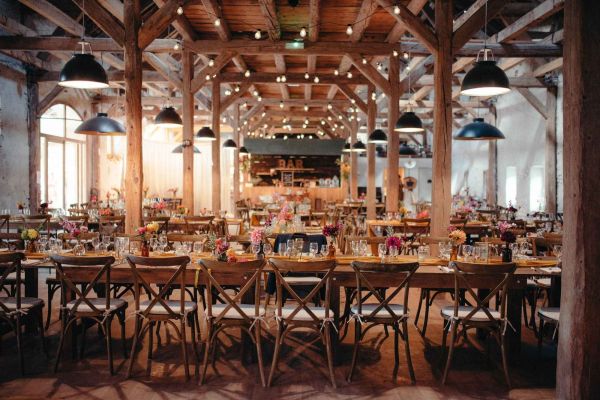 mange-debout-nappe-beige-6863ff74c8d03